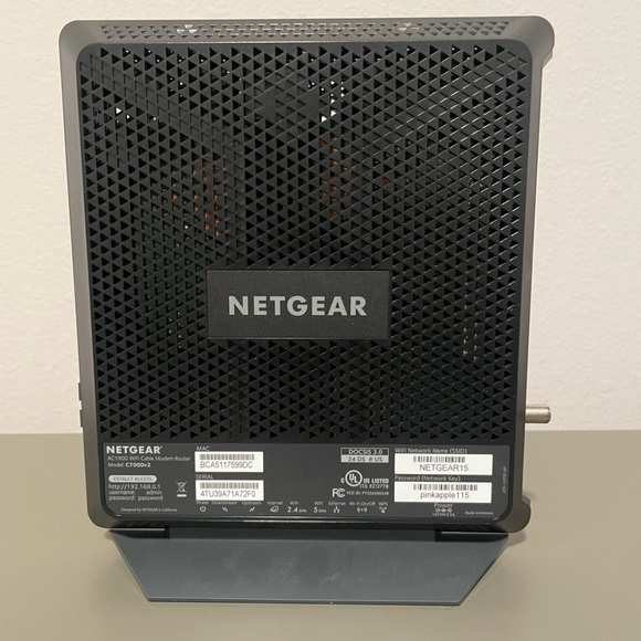 NETGEAR Nighthawk AC1900 Wifi Cable Modem Router - Picture 4 of 5
